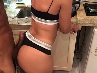 Rio's hot babe Mirella Mansur gets a little wild with me in this porno video