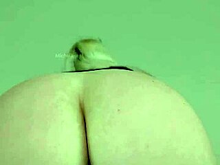 Hot blonde milf strips down and twerks in front of the camera