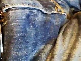 Wetting jeans in the bathroom: a messy fix