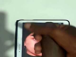 Gay masturbation and cumshot with Paola Linares1