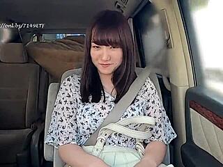 Hey, mau liat cewek Asia nakal beraksi?