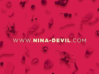 Netz catsuit featuring Nina Devil in European amateur scene.