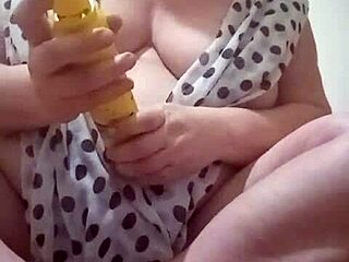 Dreaming of cocks? Masturbate with me now!