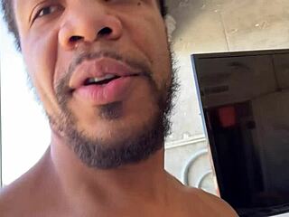 สำรวจโลกของ Kazumi ผ่านเรื่องราวส่วนตัวและวัฒนธรรมในรูปแบบน่าติดตาม