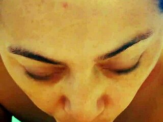 mi padrastro me manda a chupar verga por dinero