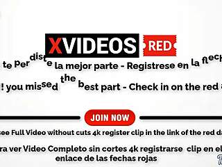 Latinska žena jebe šefa dok muž masturbira 😏