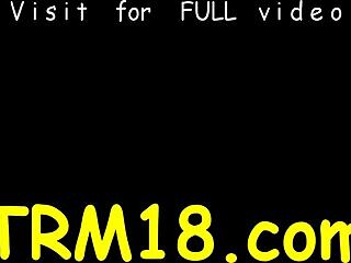 ¿Puede esta chica flexible aguantar la enorme verga de un semental hambriento como pro?