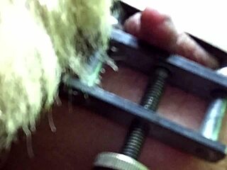 Bibisheがフェティシ足セッションに没頭