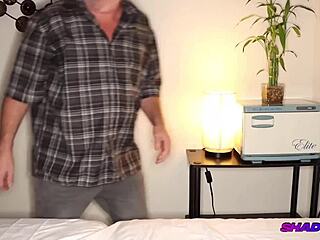 Claire receives a shady spa massage leading to blowjob and cumshot for deep relaxation