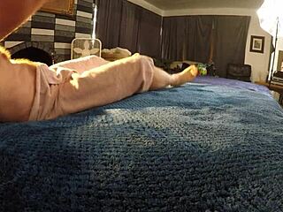 Aphroditie geeft geile pijp in eerste POV oraal focus