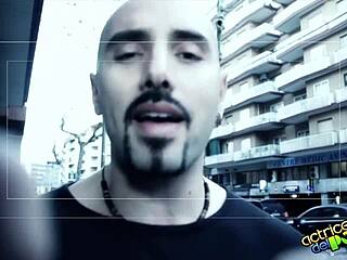 Lara y su mini as to de cuernos 2