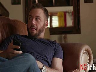 Emily Willis neden üvey kardeşine çıplak foto gönderdi?