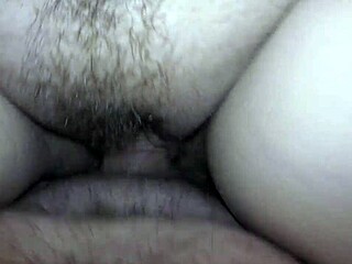 出轨大奶熟女老婆牛仔骑鸡巴！传教士位两次内射由Milky Mari