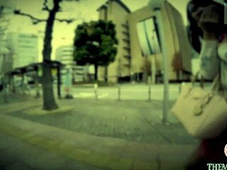 Which do you like better, Misaki-chan, cunnilingus or electric massager?