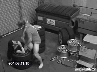 Couple Blowjob And Fucking Hardcore On Garage