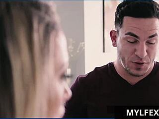 Mylfex Com Mylf Carmen Valentina가 이웃 Peter Green에게 벌받아