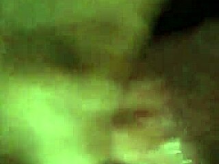 nakręciłem naszą domową amatorkę z spermą na brzuchu