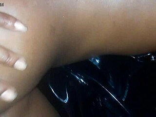 Black amateur gets a backshot in HD