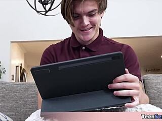 Aku Terobsesi dengan Boneka Seks Robot Alyx Star