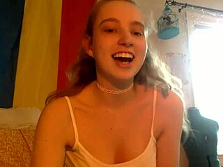 Crazy 3-Hour MV Live Chat with Cute Outfit Star