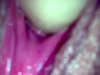 내 아내와 딜도로 69하는 내 POV 클로즈업, 정말 야생적이야!