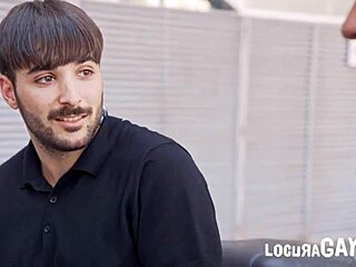 Seks na świeżym powietrzu z umięśnionym kumplem z pracy w intensywnej akcji międzyrasowej