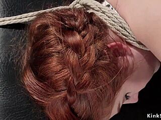 红发美女在激烈后仰捆绑中被狠狠玩弄