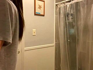 Enjoy the show as this curvy woman gets pounded