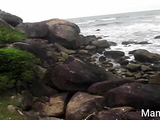 Känner creampien på stranden med Manu Fox och främling