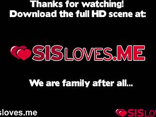 Šťastná nevlastná sestra sa odváži hladkať tvrdý penis nevlastného brata v spálni