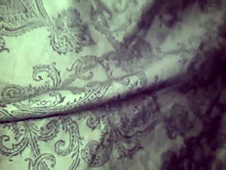 Έντονα συναισθήματα από ερασιτεχνικό σεξ με παιχνίδια και βαθύ λαρύγγι