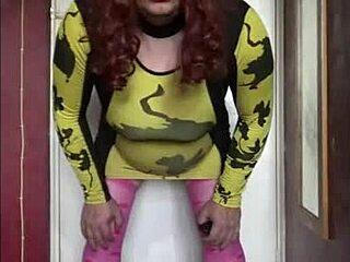 Amateur gay experiences intense pleasure with anal toys and stockings