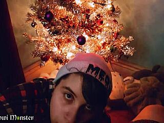 Garganta Profunda a Polla Pequeña de 18+ en Nochebuena