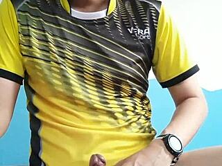 Horny Thai Gay Squirts Water in Passionate Encounter!