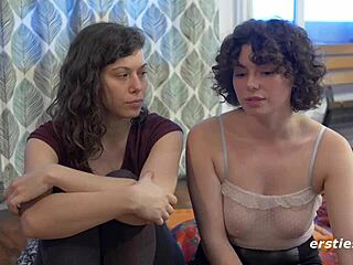 Amateur Lesbians Bound And Kissing In Light Bondage!