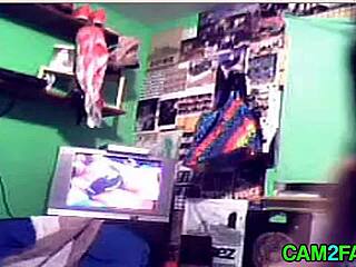 Teen Girl Masturbates On Webcam For Free Porn