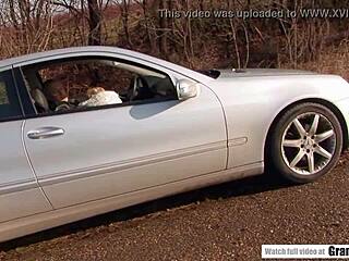 Amatrices matures plongent dans le porno pour la première fois