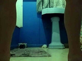 i'm using my dildo for some dirty masturbation.