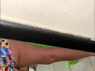 Jerking Off Behind My Stepsister While She Tidies Up