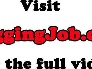 Vera bellezza sega un cazzo duro sotto la doccia in un video ravvicinato bollente!