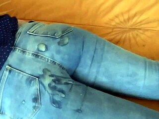 Hej, kdo izstreli ogromne naboje na rit moje žene?