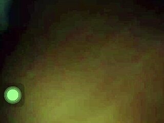 Amateur webcam girl masturbates in homemade video