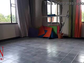 嘿女仆，今天裸体清洁？