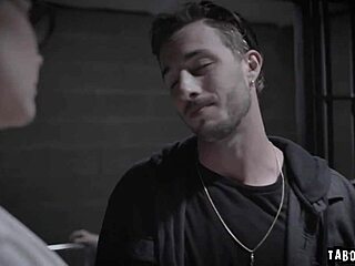 Jaye Summers cítí svou těsnou kundu tvrdě prásknutou Lucasem zezadu