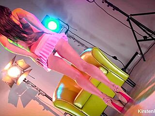 Kirsten Price dives into hot lesbian fucking