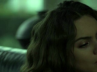 Laney Grey a Jessica Ryan divoko lížu!