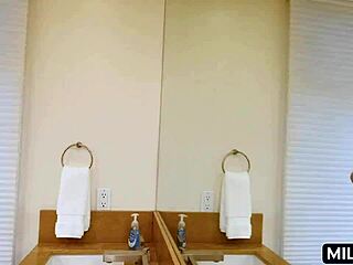 สาวใหญ่เอเชียเจอหนุ่มรุ่นน้องมาเล่นเสียว