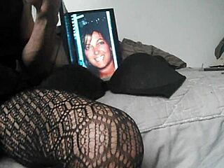 Woman Masturbates in Pantyhose Clothing