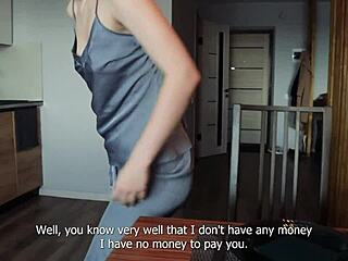 ¿No hay dinero alquiler? Paga con garganta profunda y coño en cocina. Traga cada gota, babe joven.