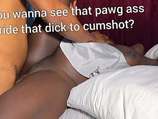 Mooie milf baas uit Kaduna berijdt enorme lul cowgirl stijl met dikke kutlippen